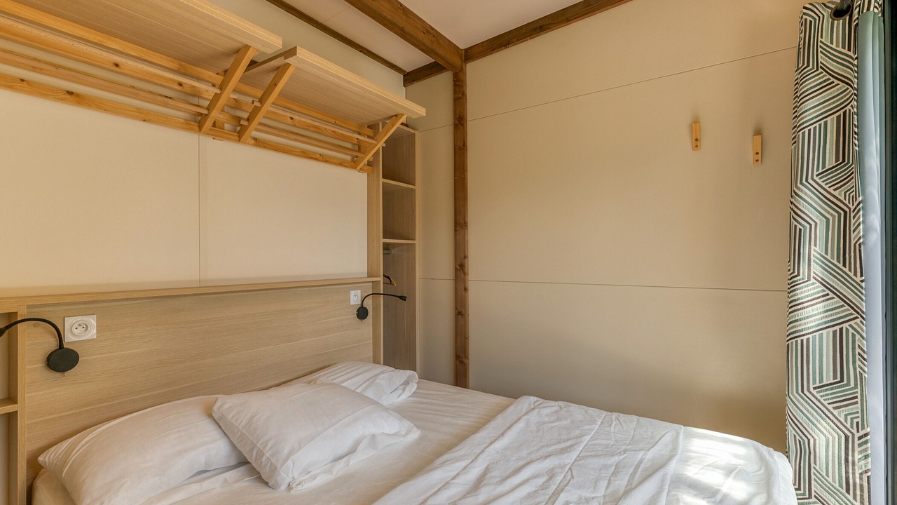Photo of Bedroom in Vaulnaveys-le-Bas