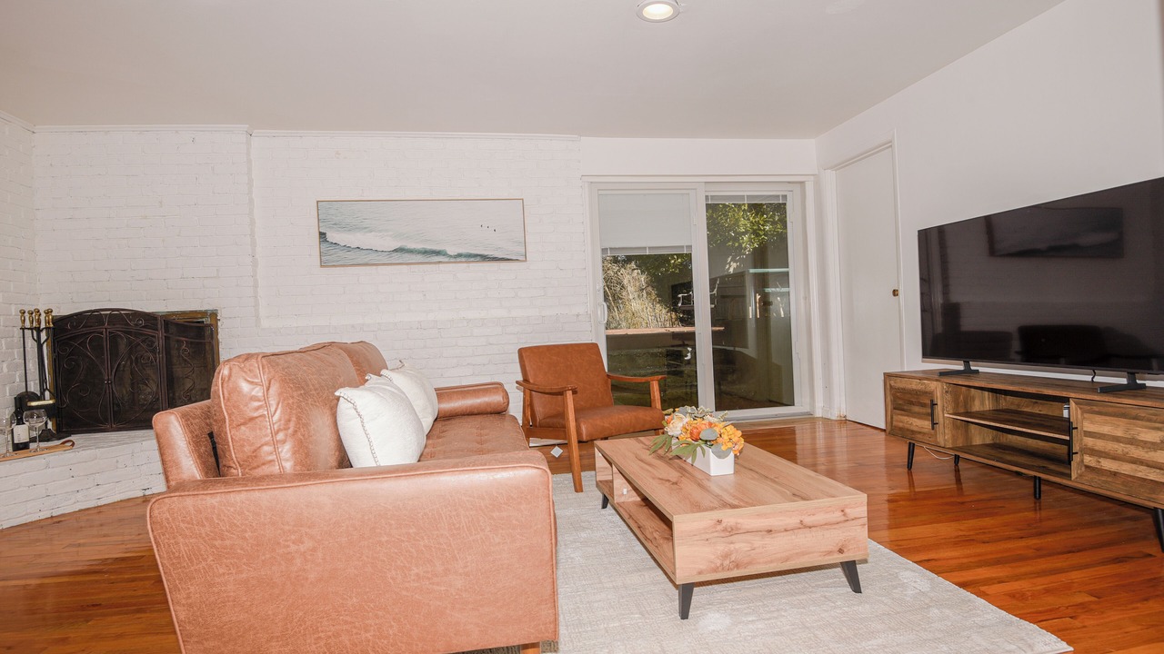 Photo of Livingroom in Commack