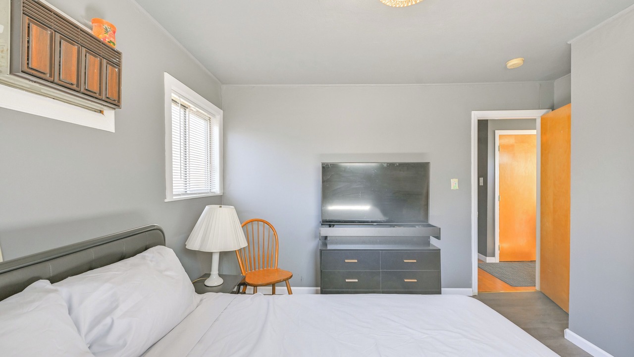Photo of Bedroom in West Babylon