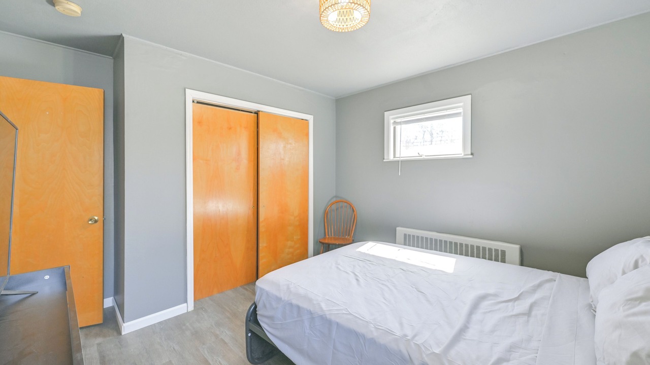 Photo of Bedroom in West Babylon