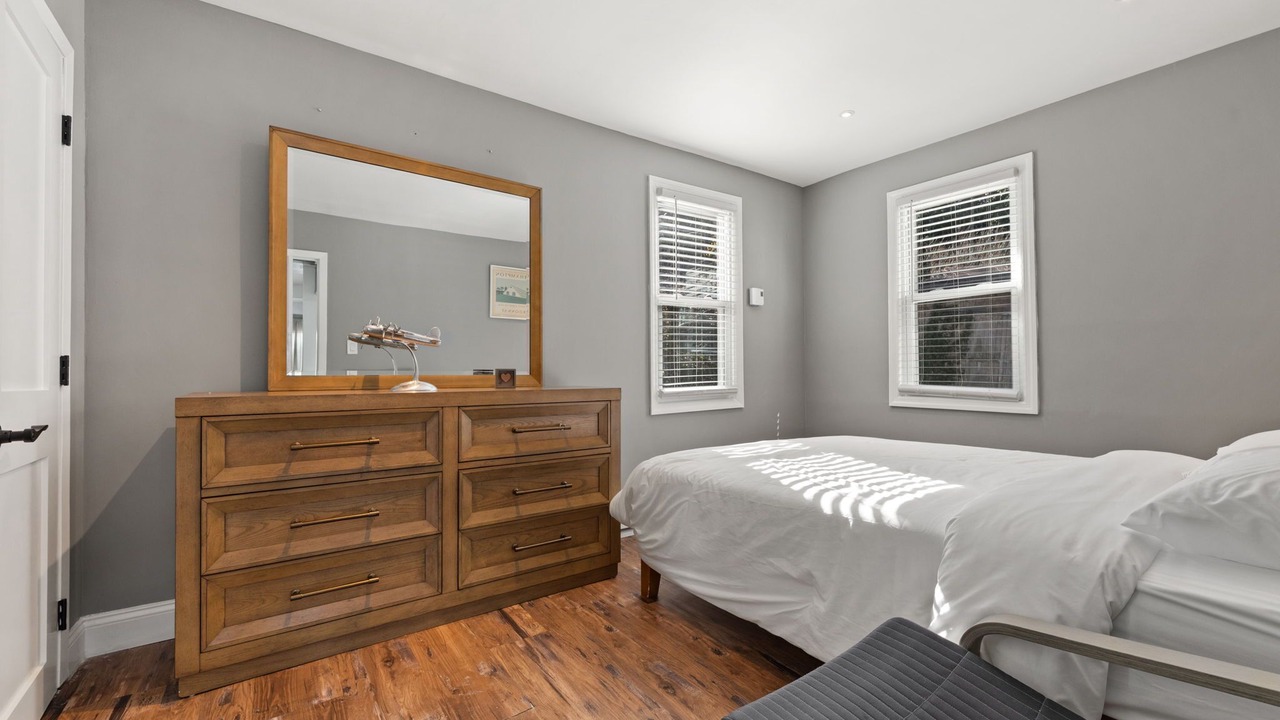 Photo of Bedroom in Northport