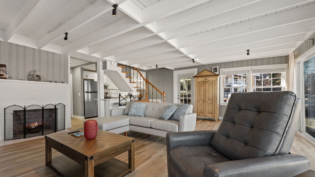 Photo of Livingroom in Northport