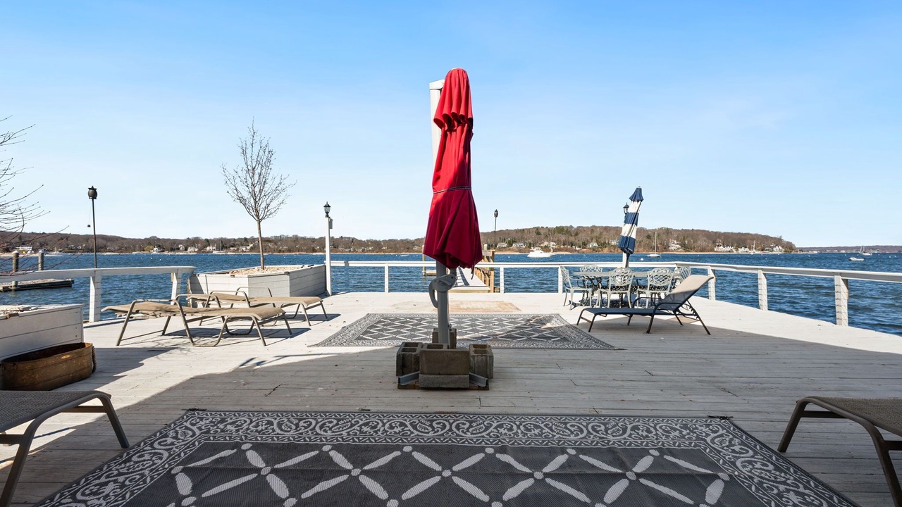Photo of Patio Balcony in Northport