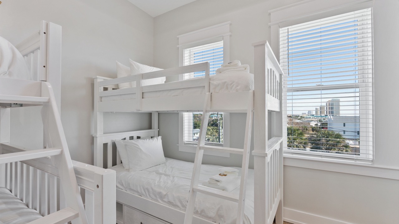 Photo of Bedroom in Laguna Beach