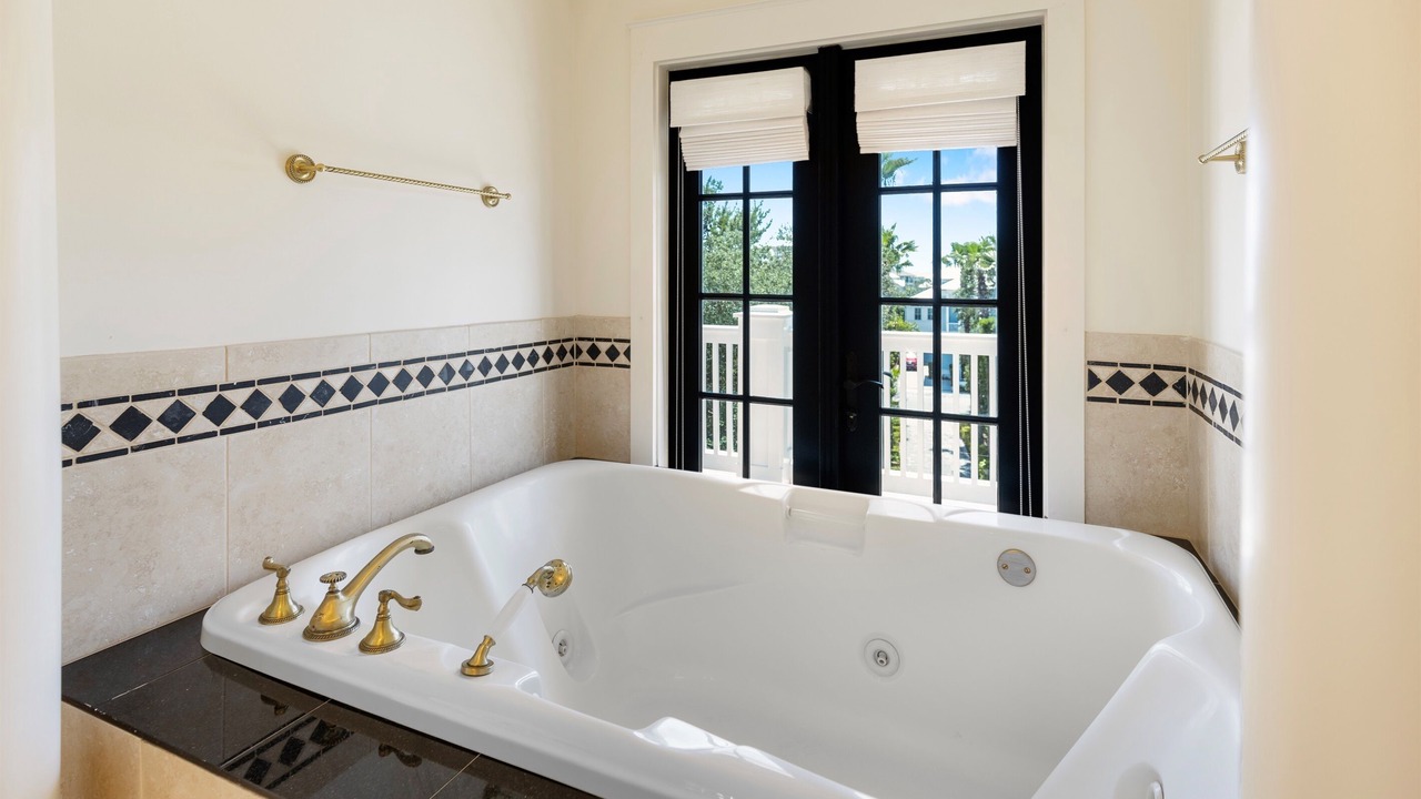 Photo of Bathroom in Sunnyside