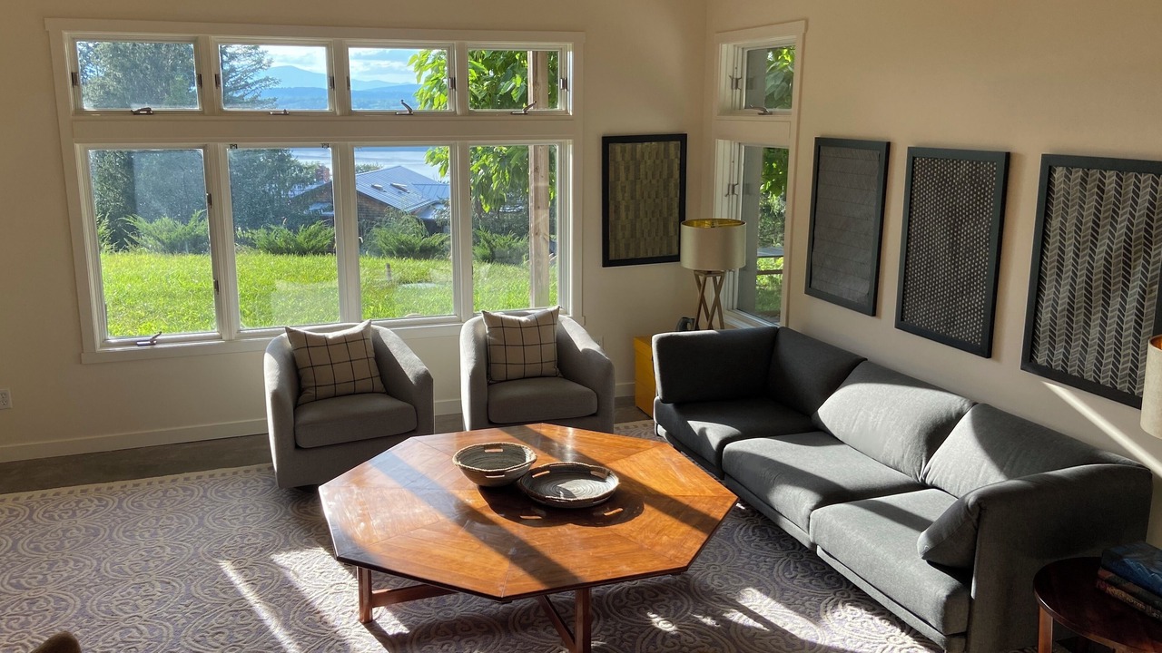 Photo of Livingroom in Hudson