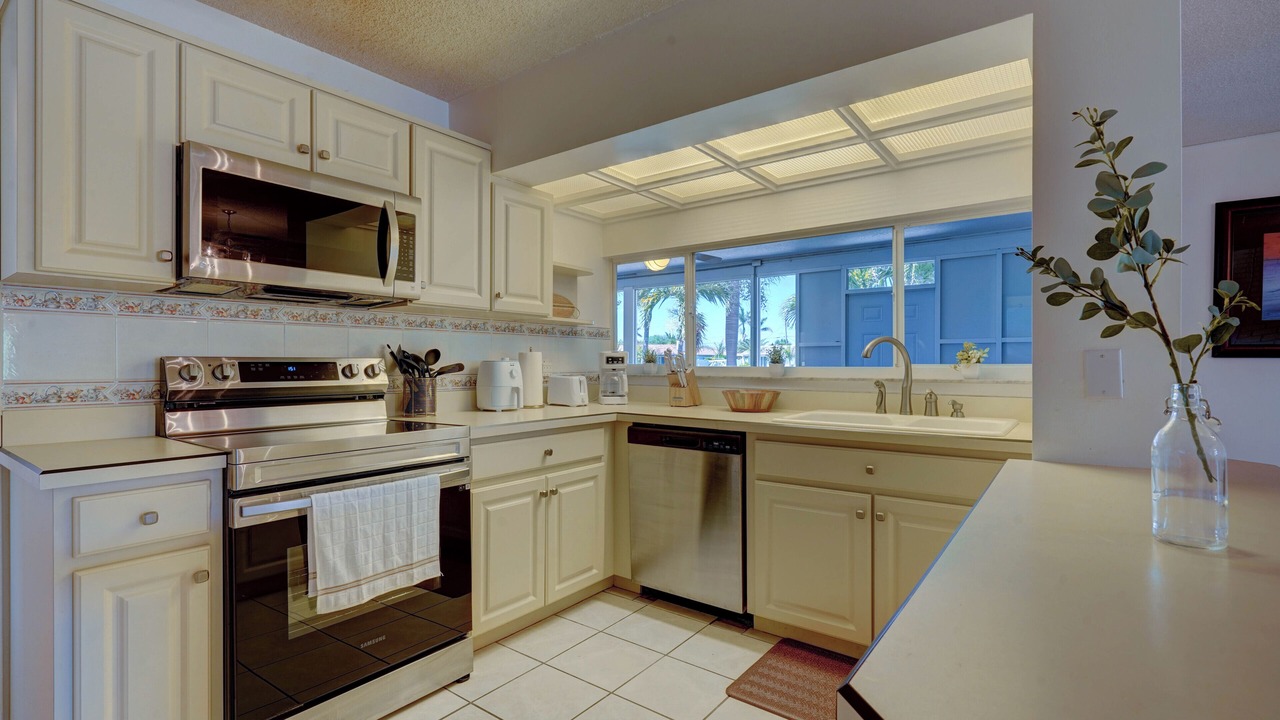 Photo of Kitchen in Cocoa Isles