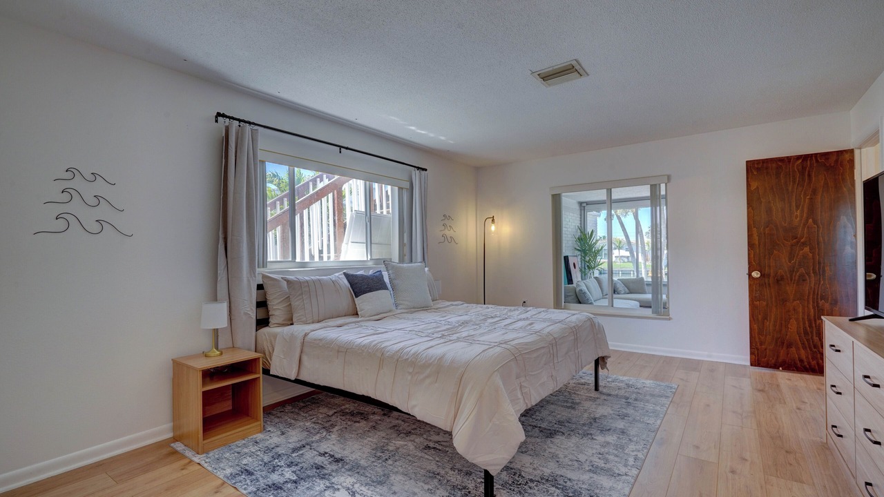 Photo of Bedroom in Cocoa Isles