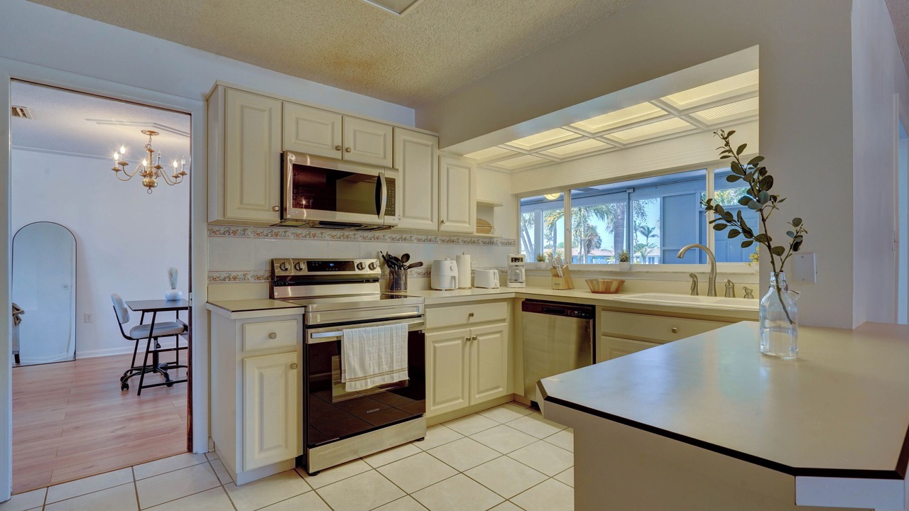Photo of Kitchen in Cocoa Isles