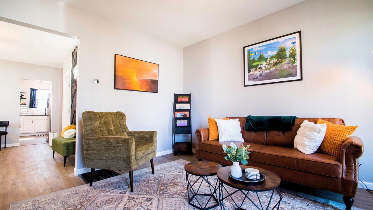 Photo of Livingroom in Westside