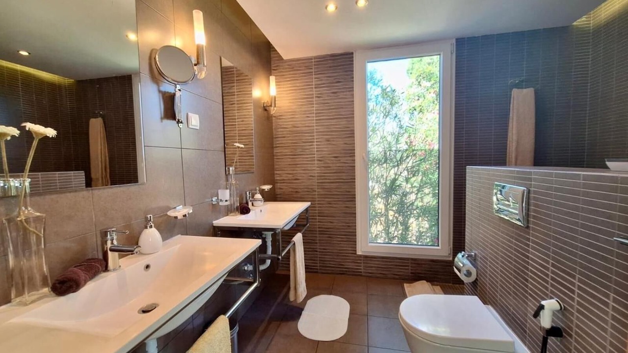 Photo of Bathroom in Estoi