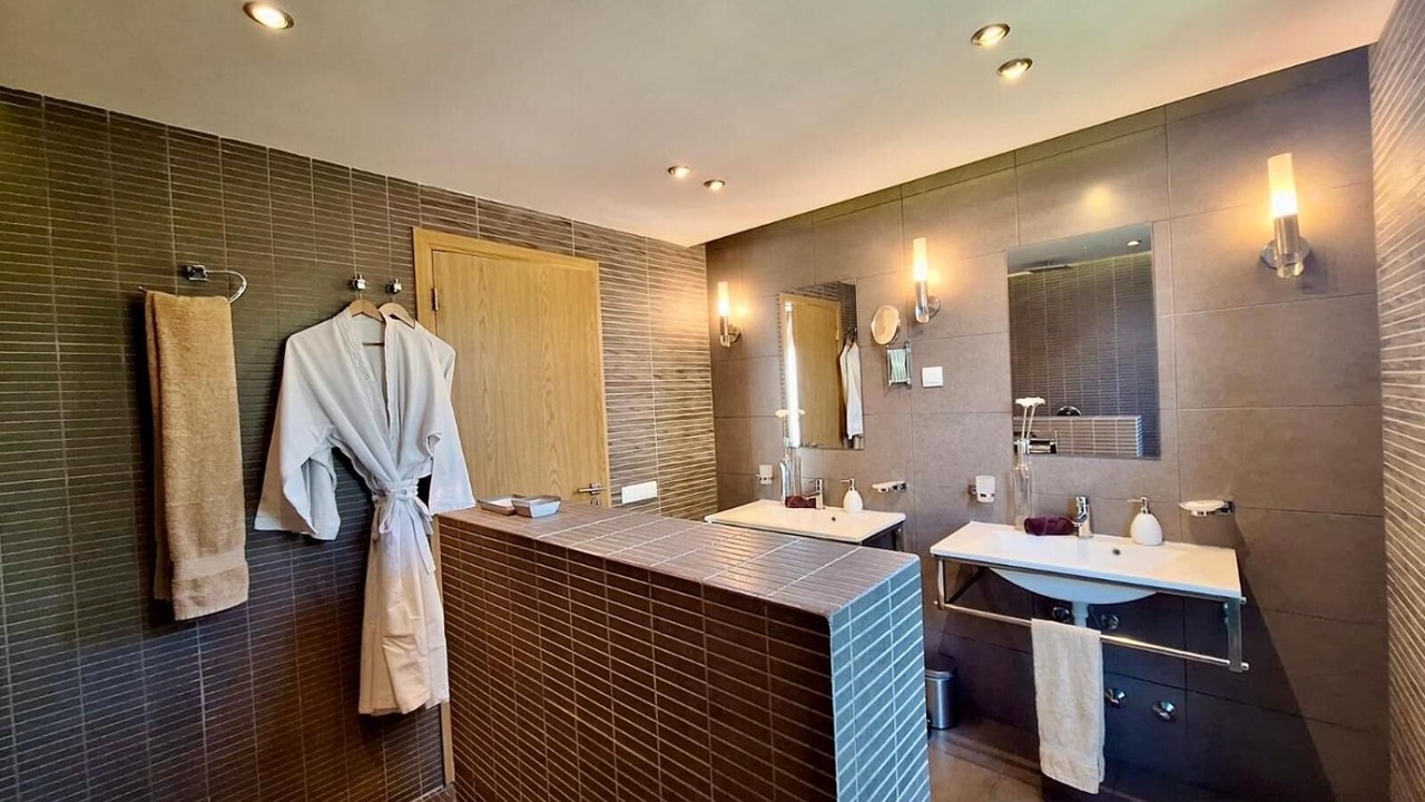 Photo of Bathroom in Estoi