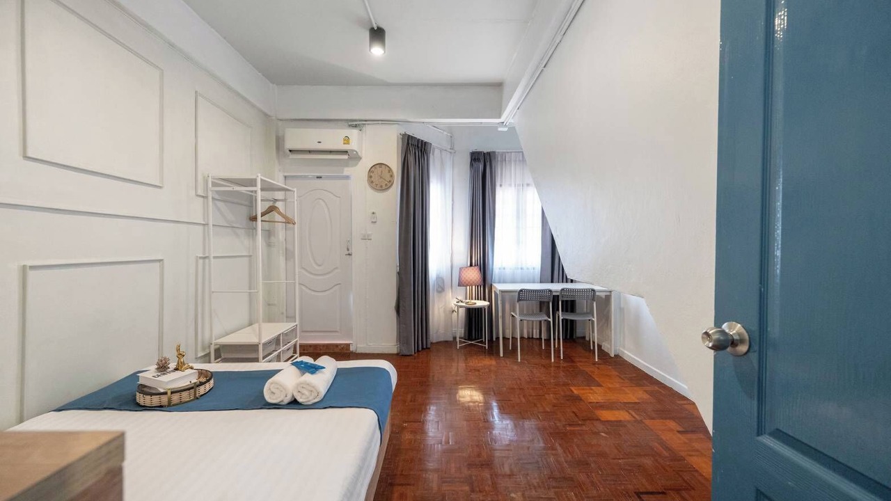 Photo of Bedroom in Phra Khanong Nuea