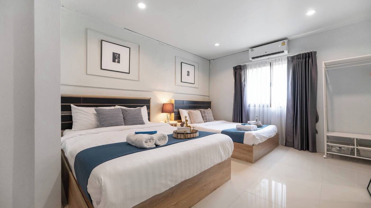 Photo of Bedroom in Phra Khanong Nuea