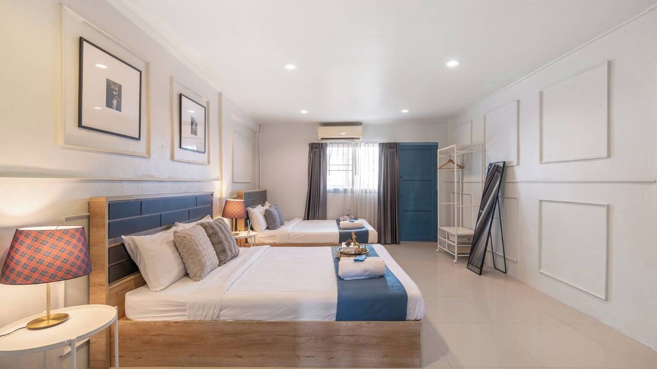 Photo of Bedroom in Phra Khanong Nuea