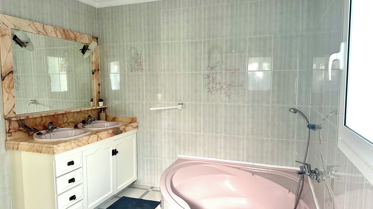 Photo of Bathroom in Trencall