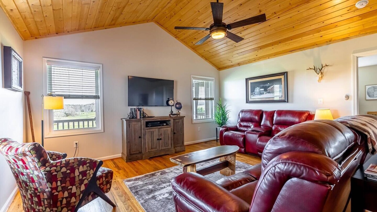 Photo of Livingroom in Barren Springs