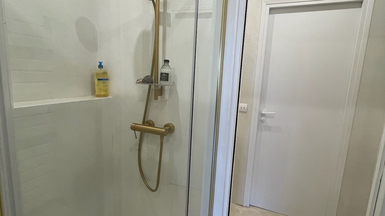 Photo of Bathroom in Saint-Martin-du-Littoral
