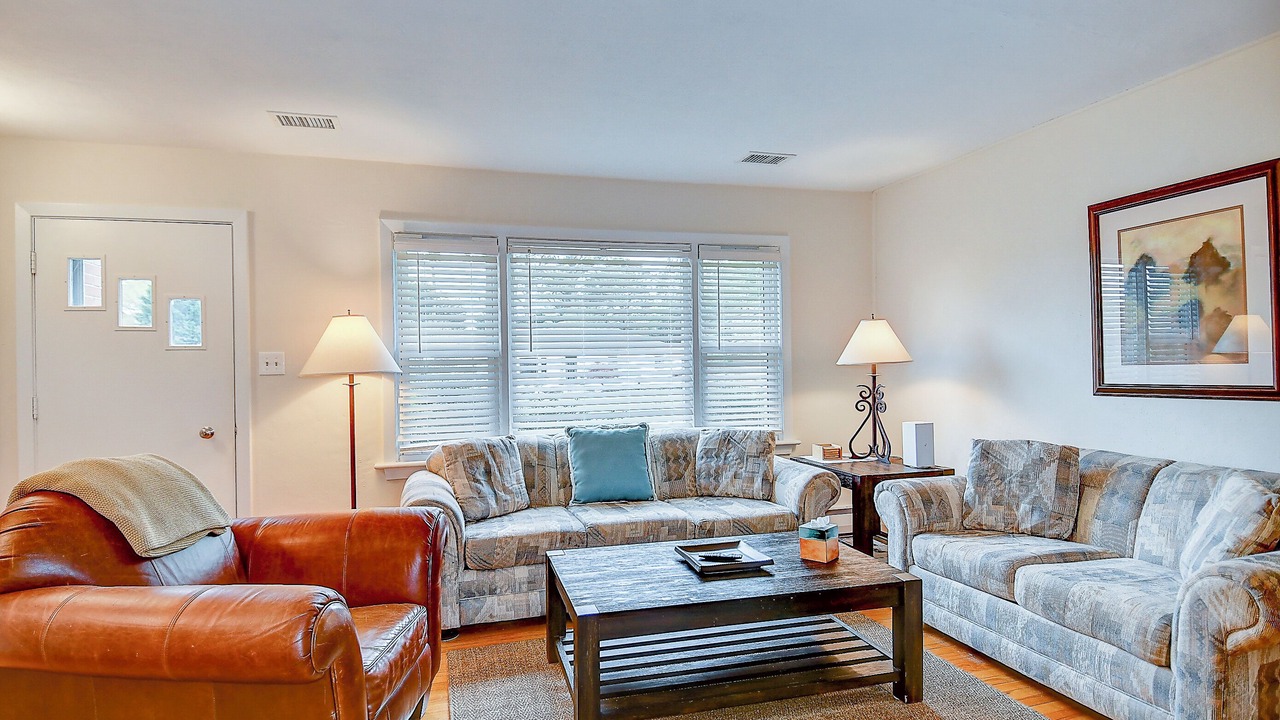 Photo of Livingroom in Northeast Virginia Beach