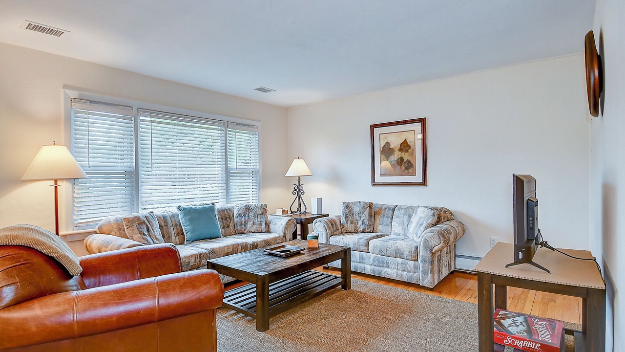 Photo of Livingroom in Northeast Virginia Beach