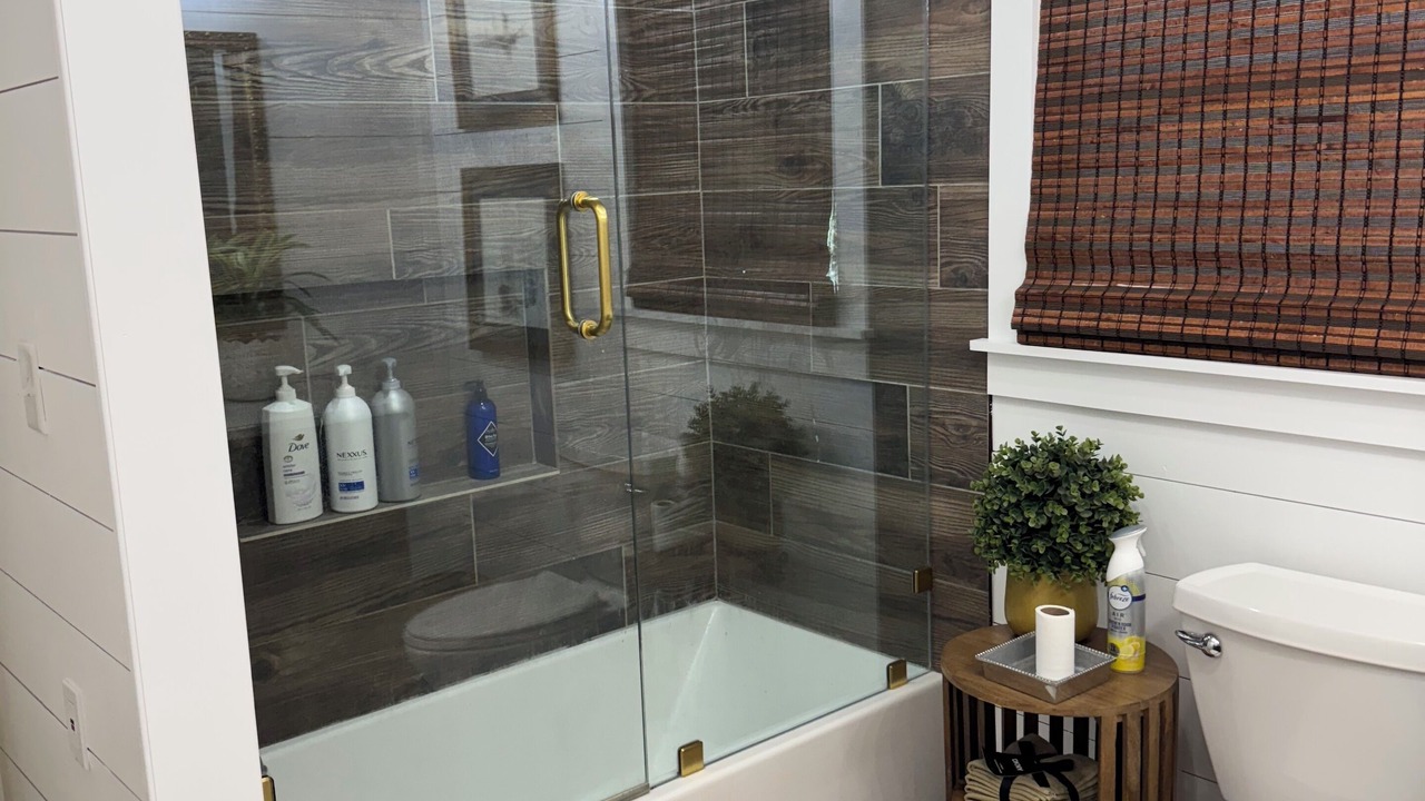 Photo of Bathroom in Lake Park