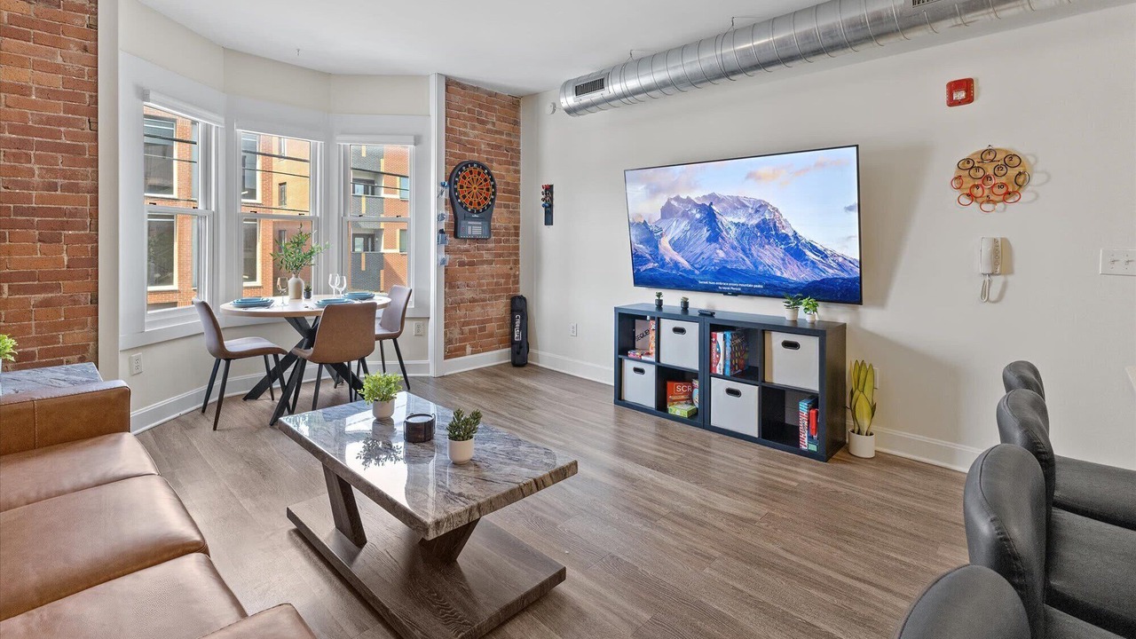 Photo of Livingroom in Lockerbie Square