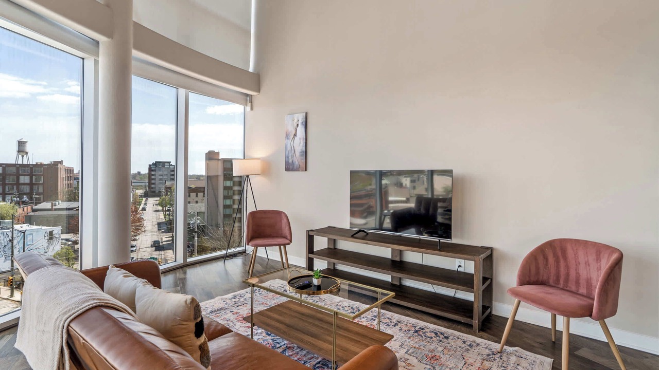 Photo of Livingroom in Mile Square