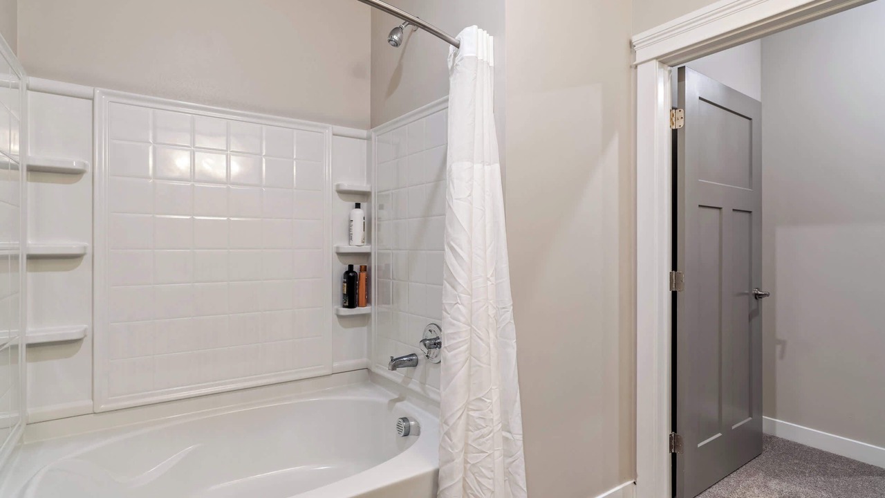 Photo of Bathroom in Mile Square