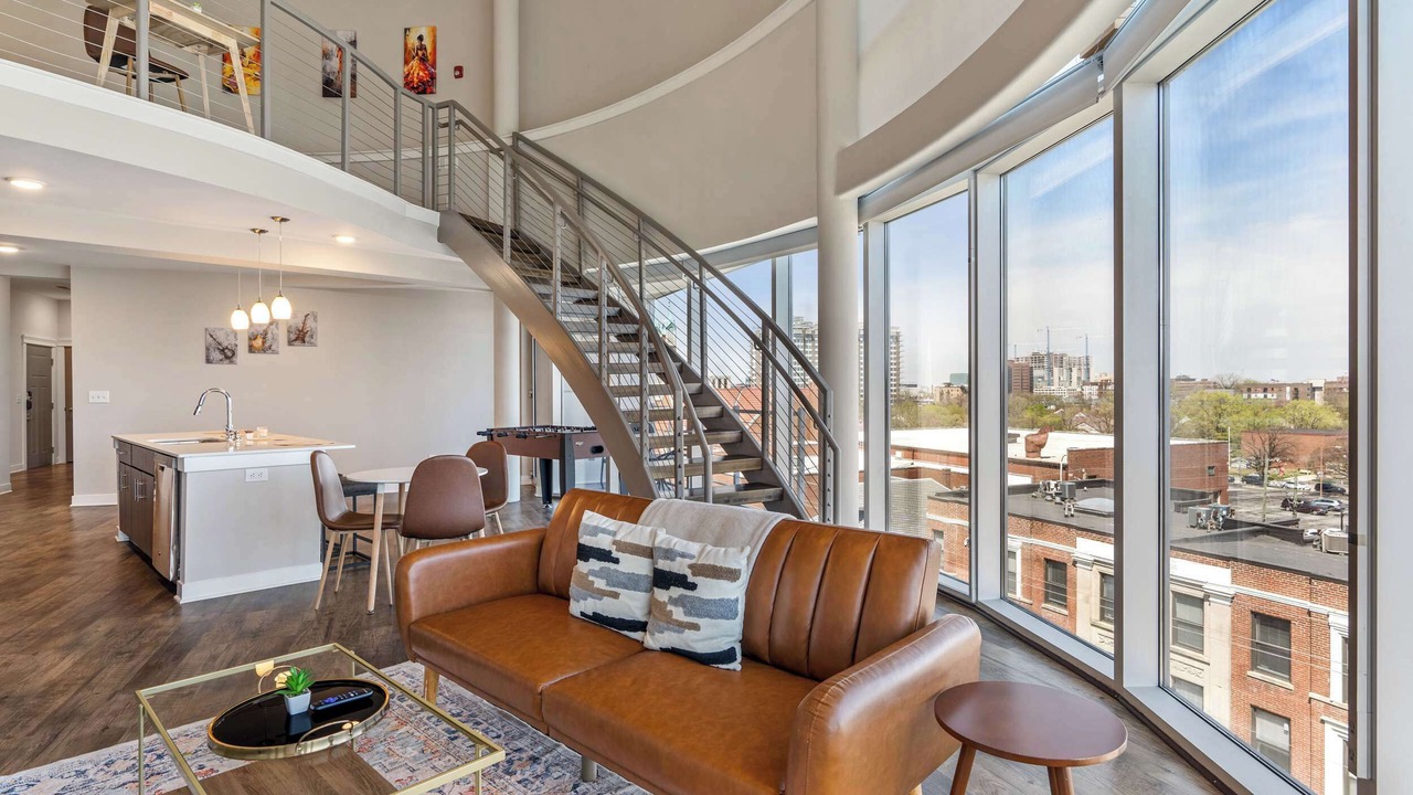 Photo of Livingroom in Mile Square