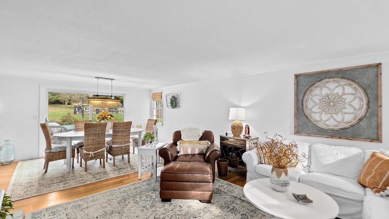 Photo of Livingroom in East Sandwich