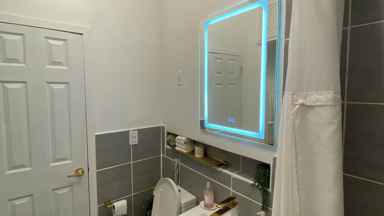 Photo of Bathroom in Central Park North