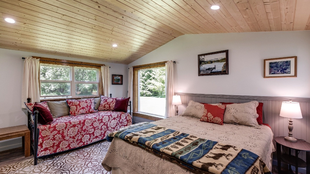 Photo of Bedroom in Maple Falls