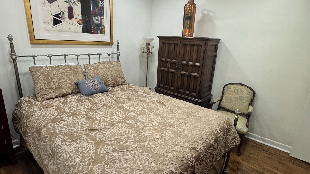 Photo of Bedroom in Whiting
