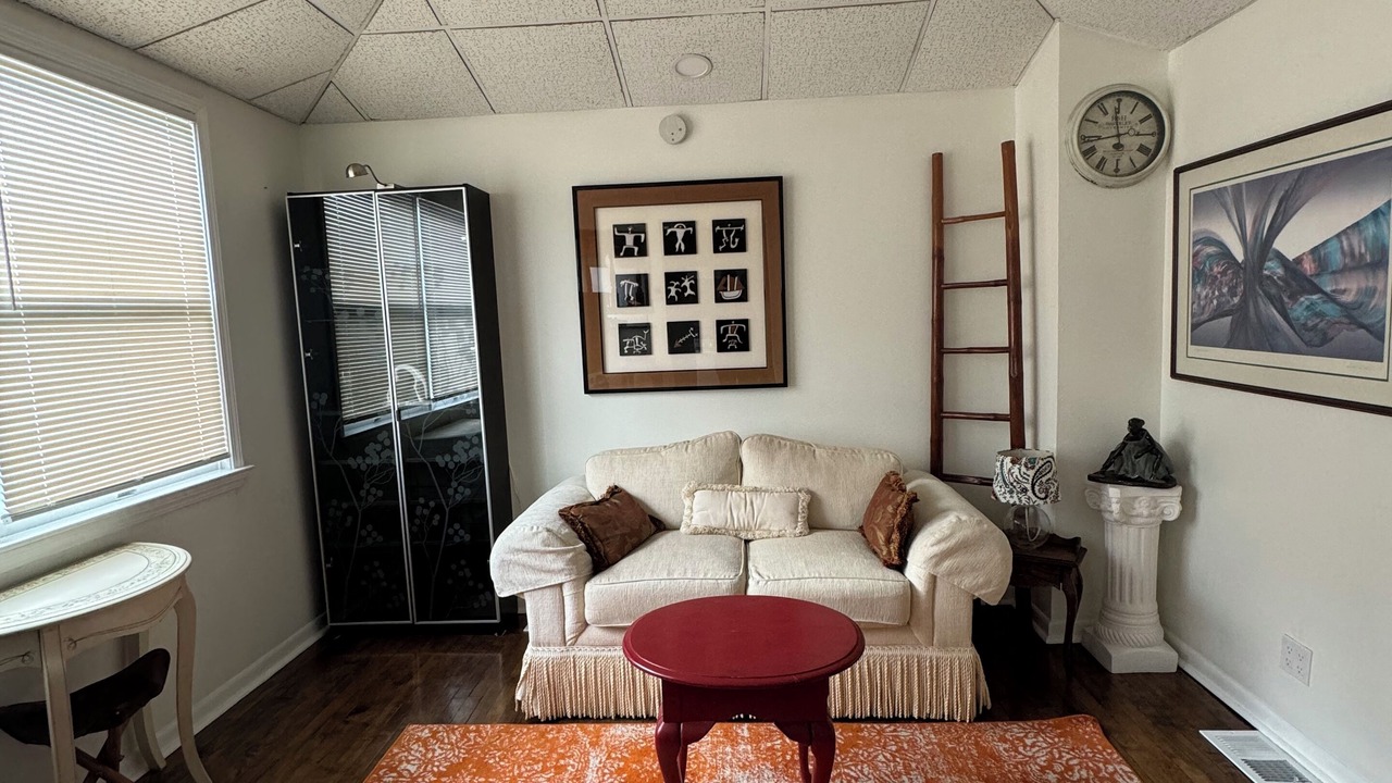 Photo of Livingroom in Whiting