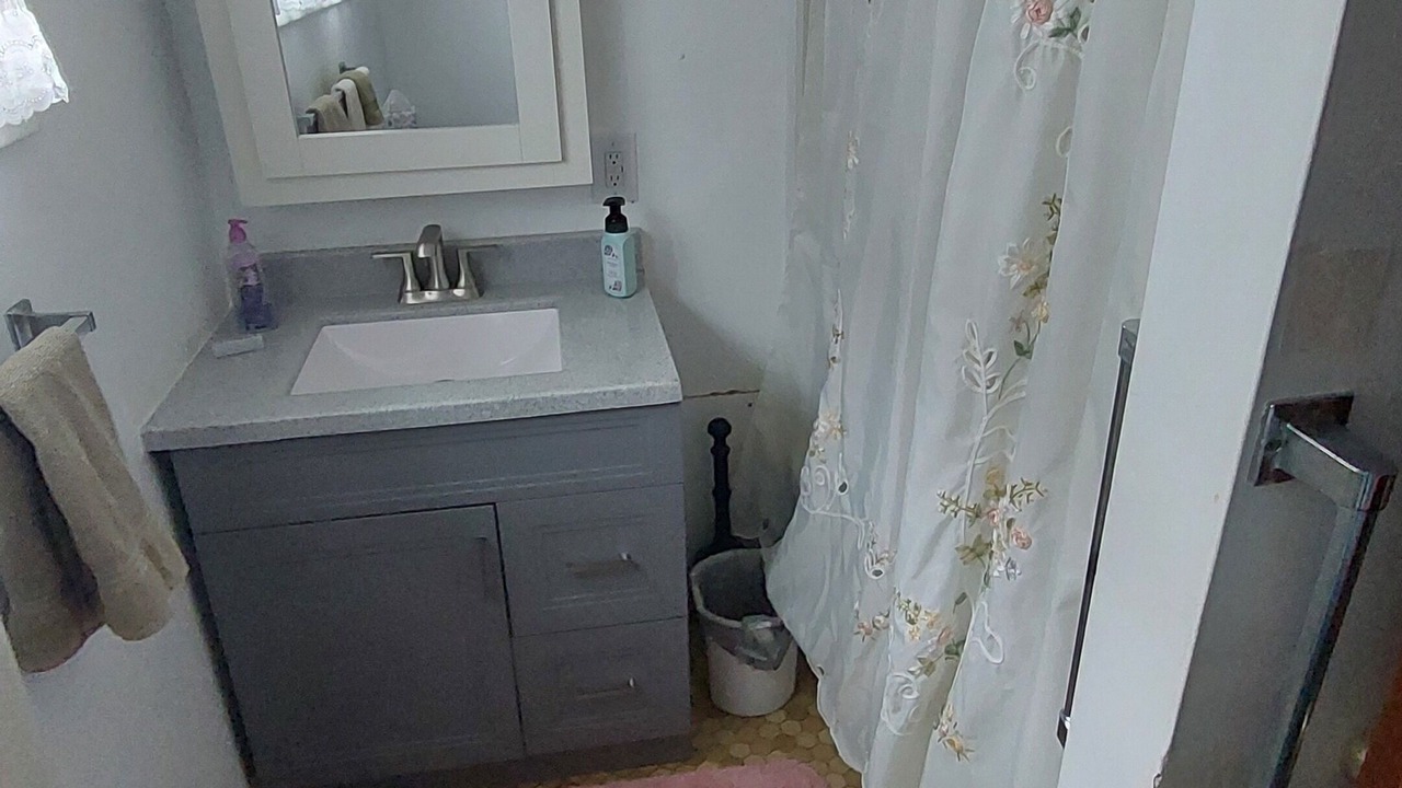 Photo of Bathroom in Simonton Lake