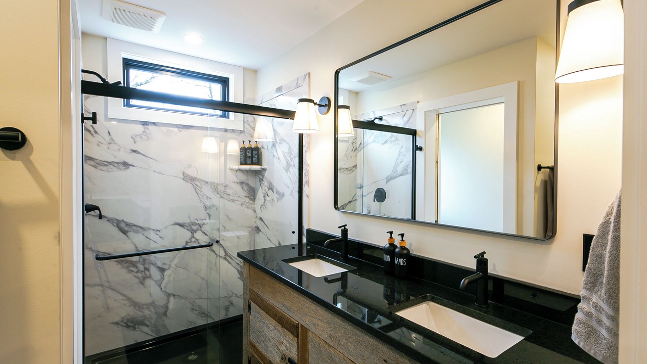 Photo of Bathroom in Rising Sun