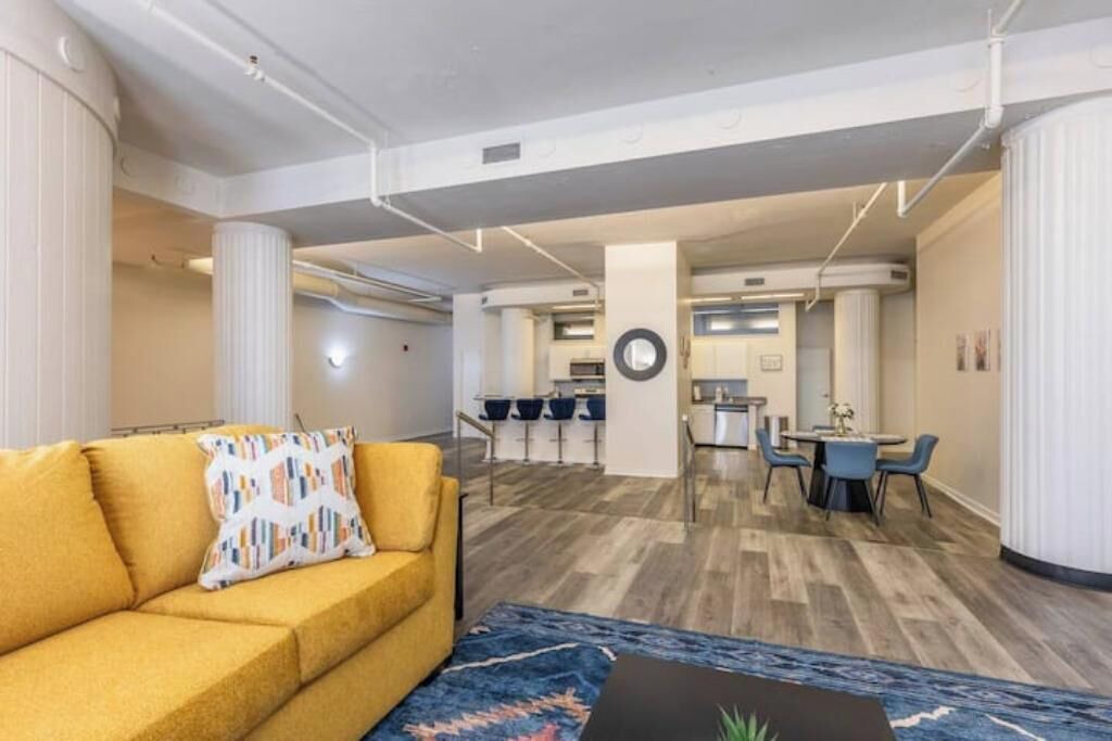 Photo of Livingroom in Wholesale District