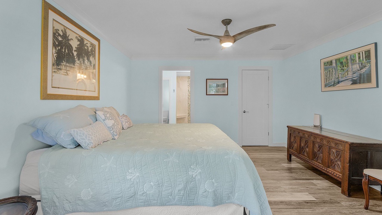 Photo of Bedroom in Bokeelia