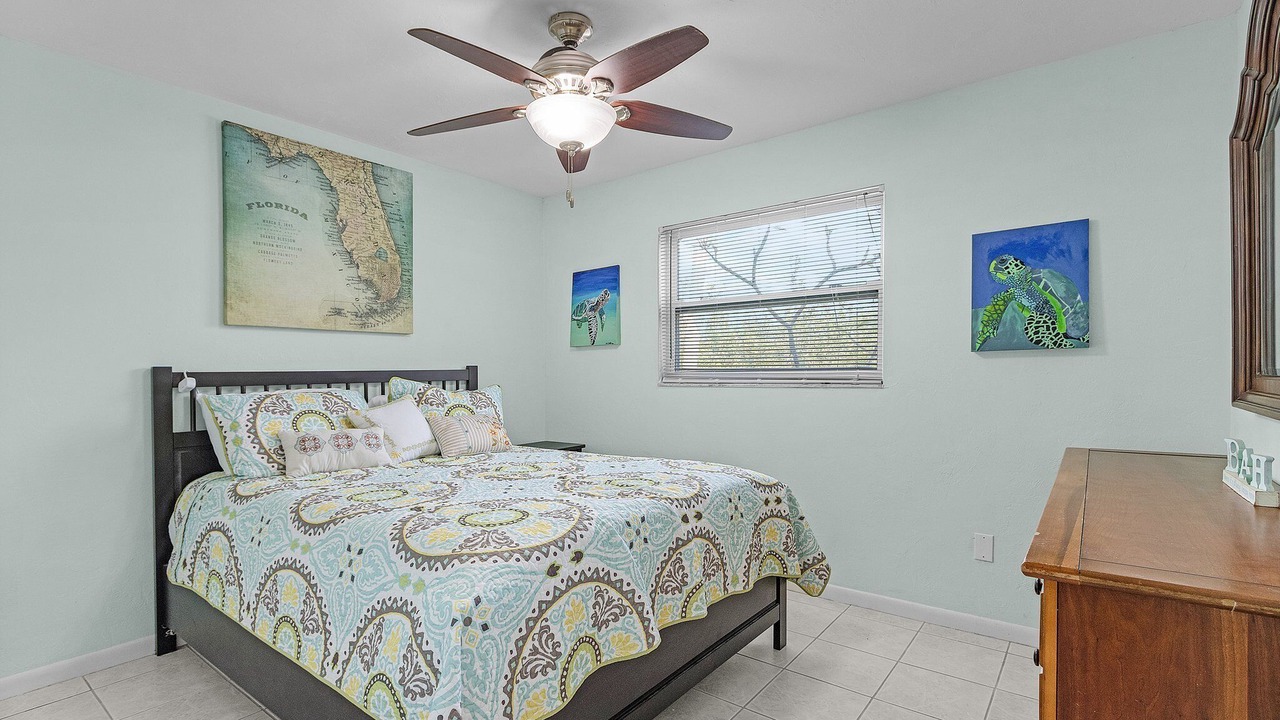 Photo of Bedroom in Bokeelia