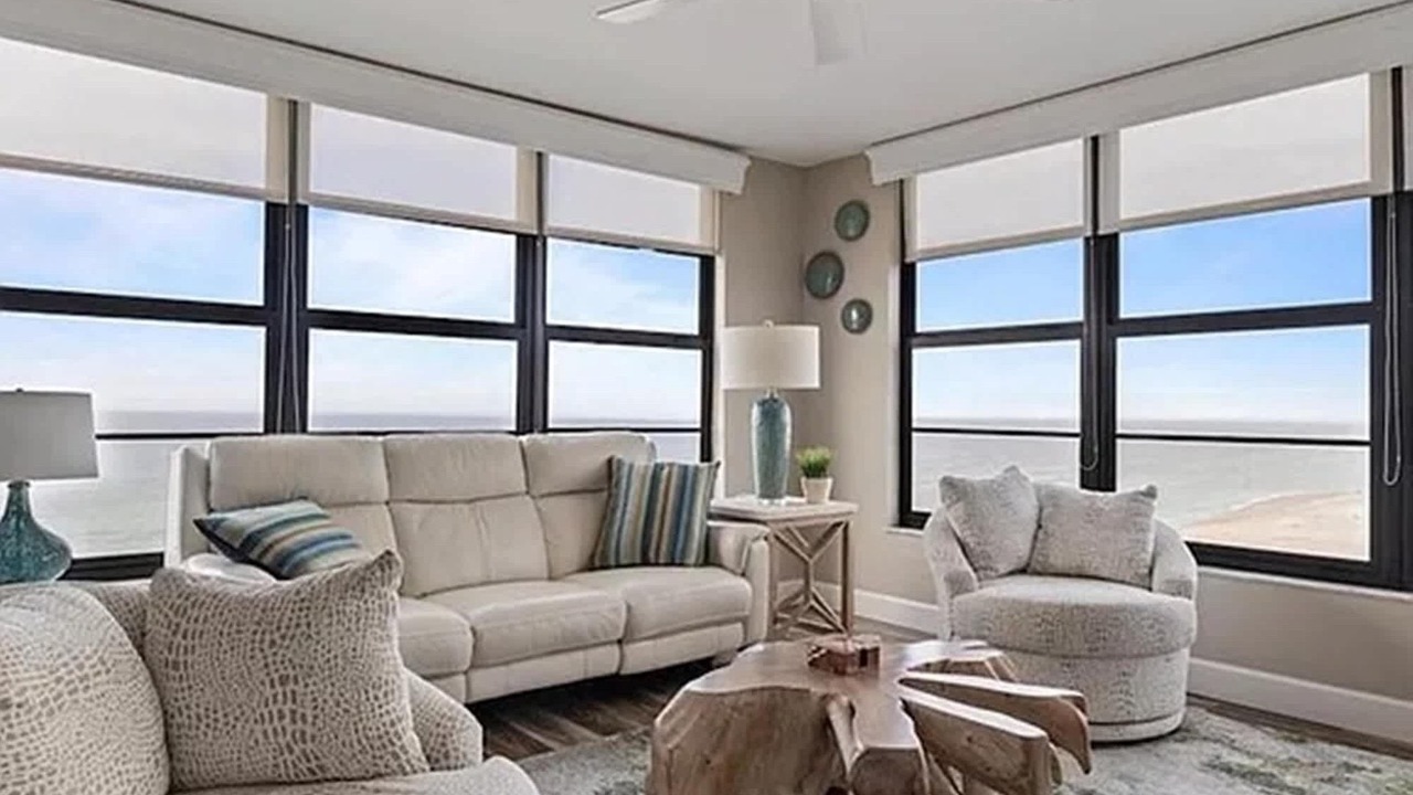 Photo of Livingroom in Golden Beach