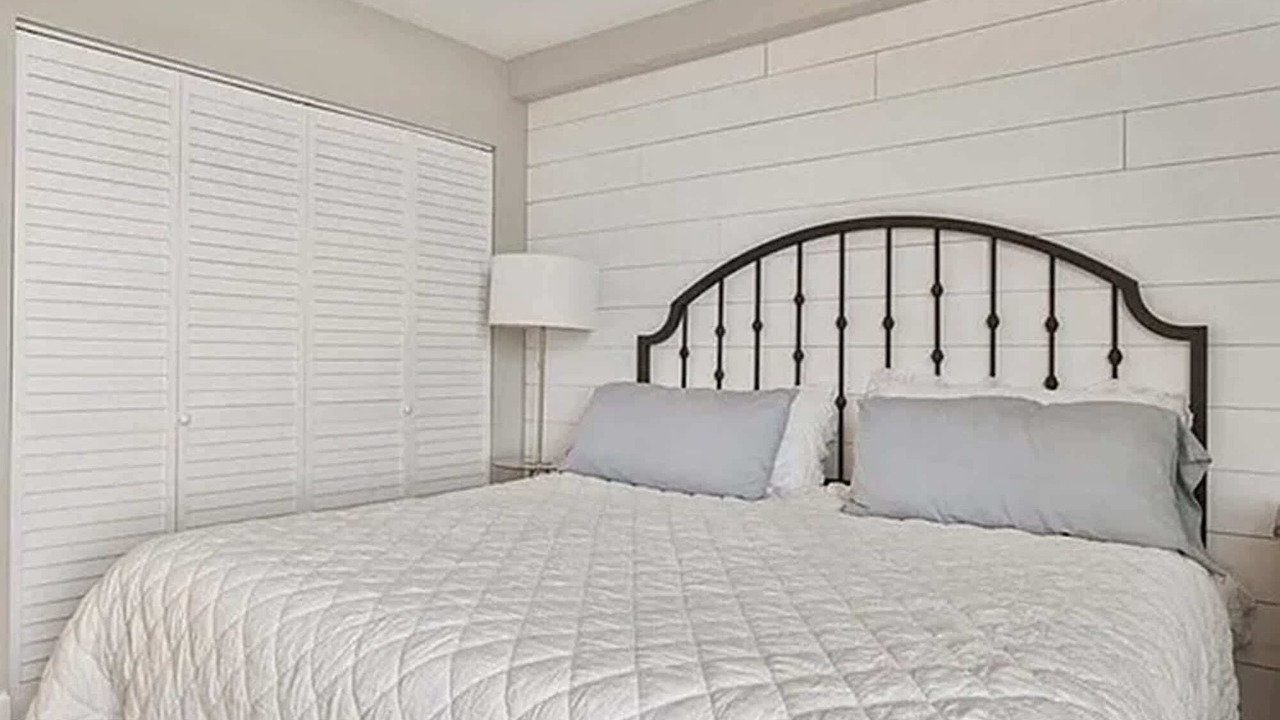 Photo of Bedroom in Golden Beach