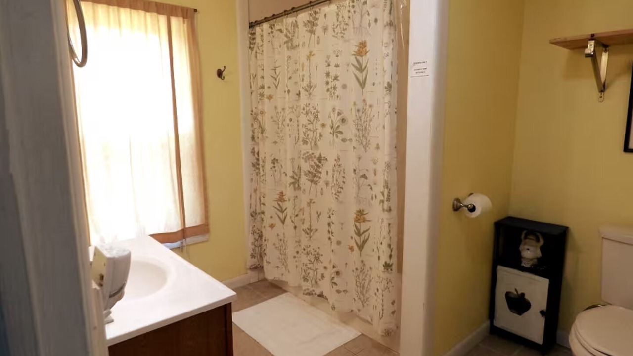 Photo of Bathroom in Ovid
