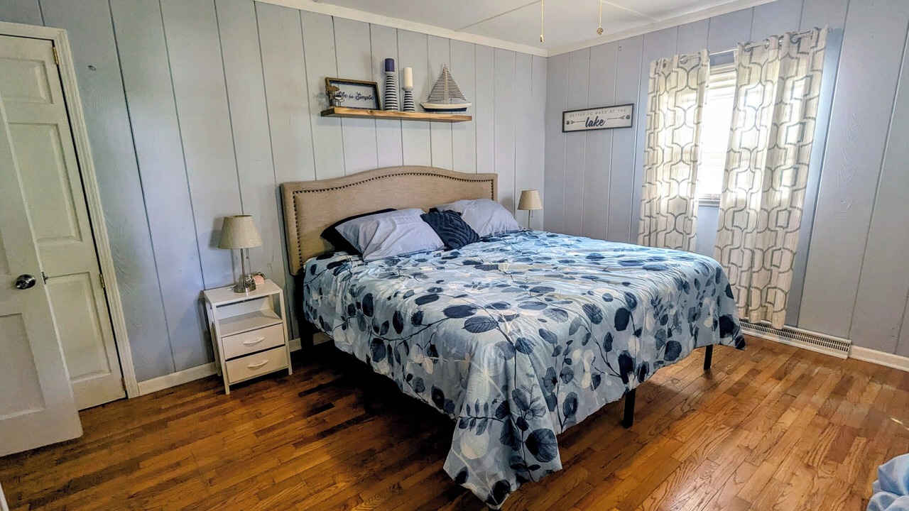 Photo of Bedroom in Bass Lake