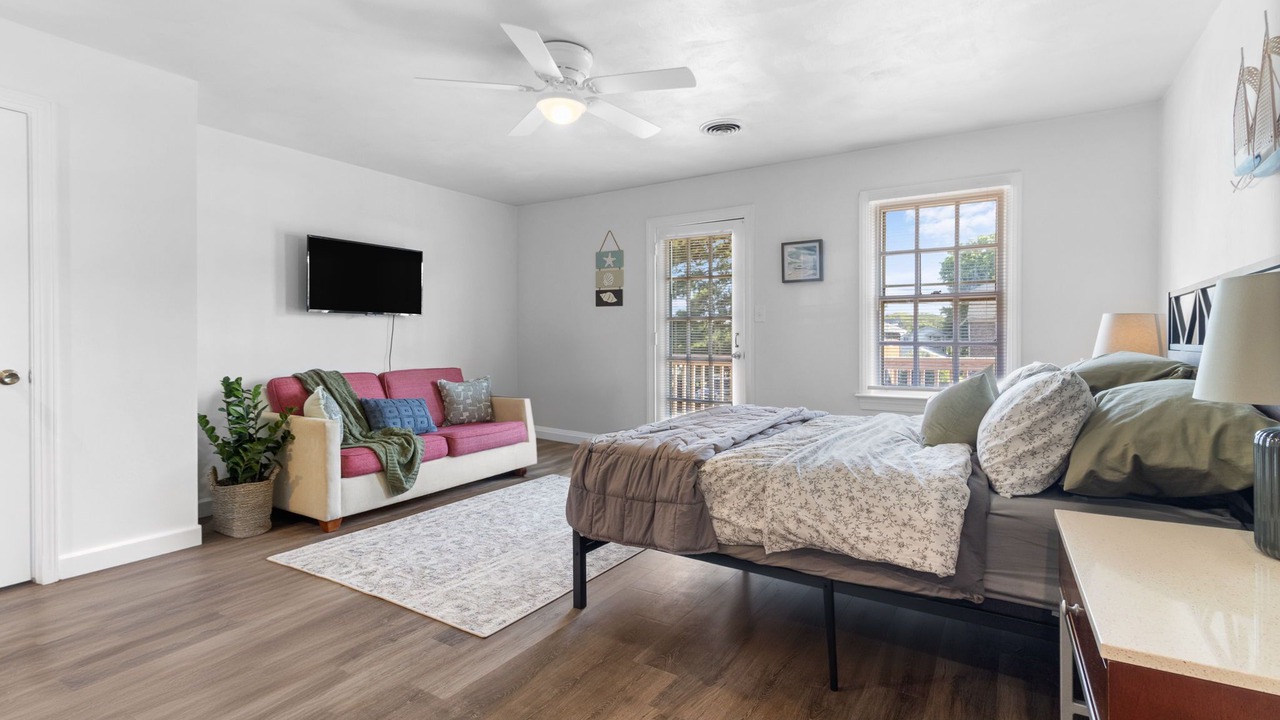 Photo of Bedroom in Chic's Beach