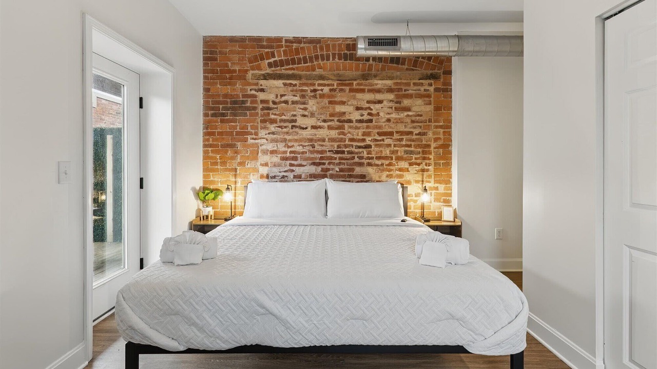 Photo of Bedroom in Lockerbie Square