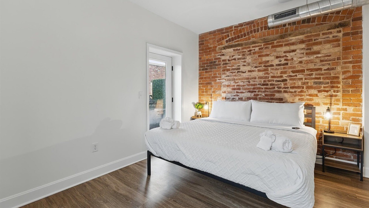 Photo of Bedroom in Lockerbie Square
