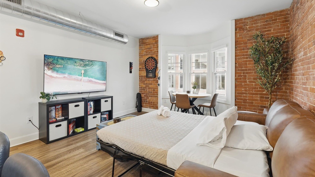 Photo of Bedroom in Lockerbie Square