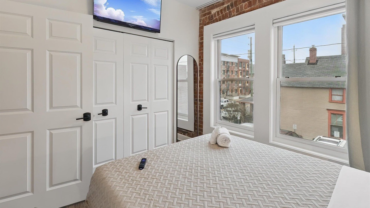 Photo of Bedroom in Lockerbie Square