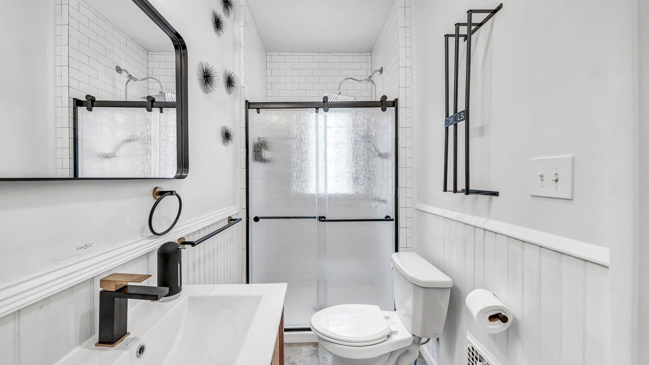 Photo of Bathroom in Niagara Falls