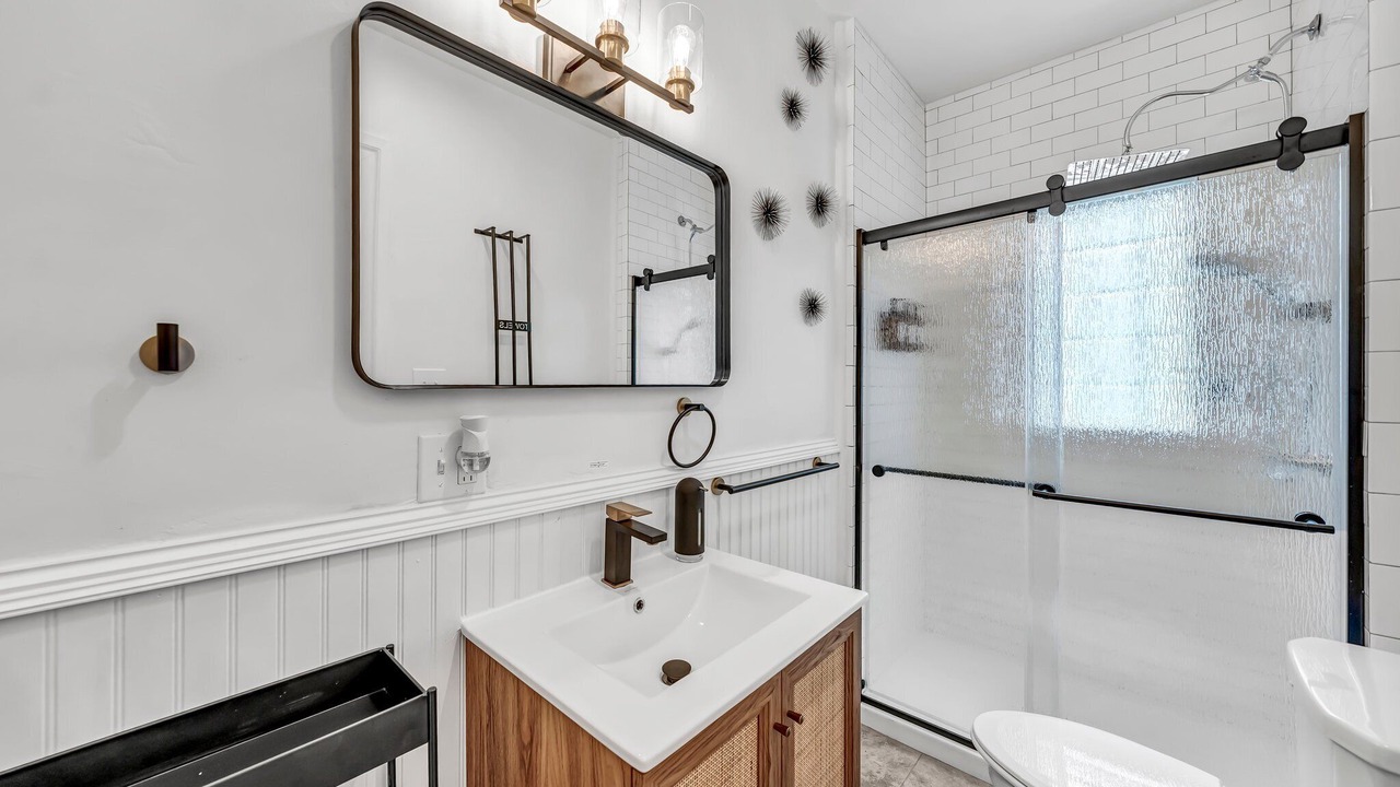 Photo of Bathroom in Niagara Falls